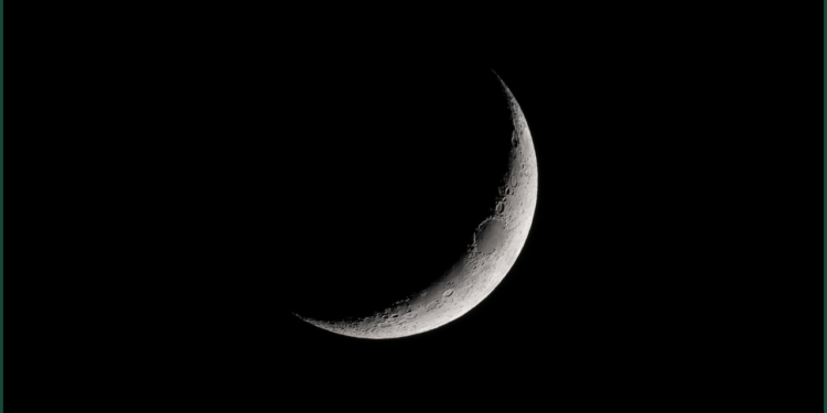 "UAE Encourages Residents to Spot Shawwal Moon on Saturday for Eidul Fitr"