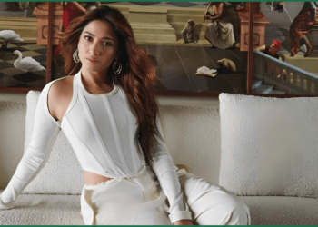 Tamannaah Bhatia Turns Heads in Minimalist Chic at Mumbai Awards, Showcases Her Own Diamond Masterpiece