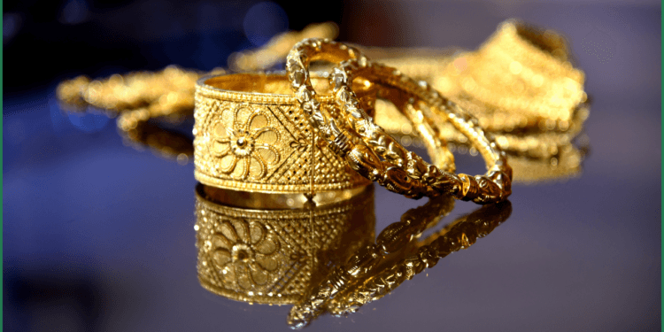 Gold Prices Surge in Pakistan by Rs600 Per Tola Amid Global Rally