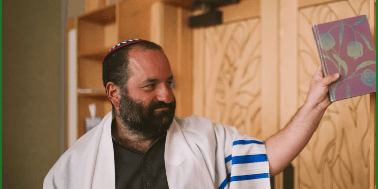 Dallas Rabbi Faces Child Abuse Charges Amid Controversy Over Hamas Claims