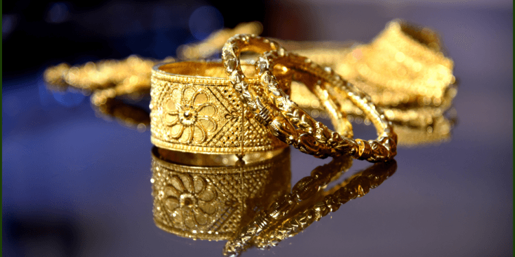 Gold Prices in Pakistan Hit Record Rs350,000 Per Tola, Driven by Global Surge