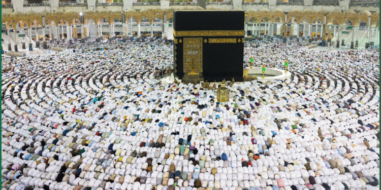 Saudi Arabia Pauses Umrah Permits to Gear Up for Hajj 2025