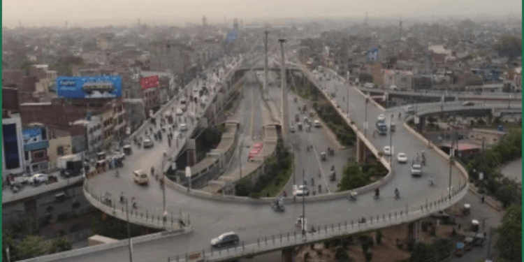Lahore Grapples with Escalating Heat Amid Urban Growth
