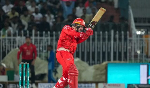 Sahibzada Farhan’s Blazing Century Propels Islamabad United to 243 Against Peshawar Zalmi