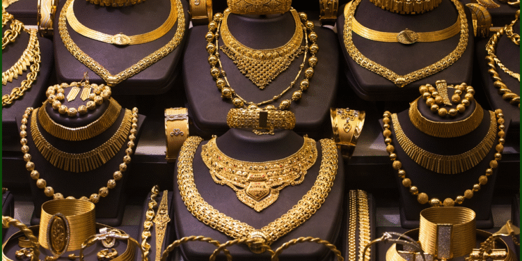 Gold Prices in Pakistan Continue Decline Amid Global Market Trends