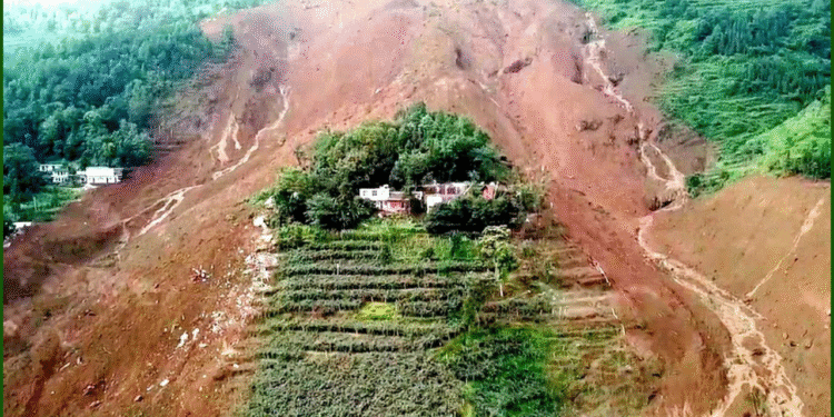 Landslides Devastate Guizhou Province, Leaving Four Dead and 17 Missing