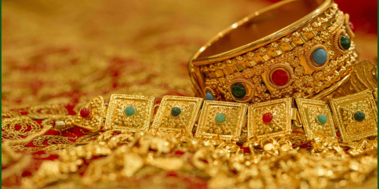 Gold Prices Soar in Pakistan and Globally Amid Economic Turmoil