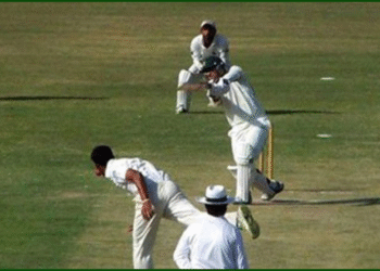 Bowler dies of heart attack during PCB Challenge Cup match