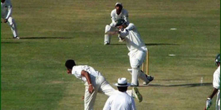 Bowler dies of heart attack during PCB Challenge Cup match