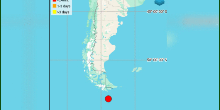 Tsunami Alert Grips Southern Chile and Argentina After 7.4 Quake